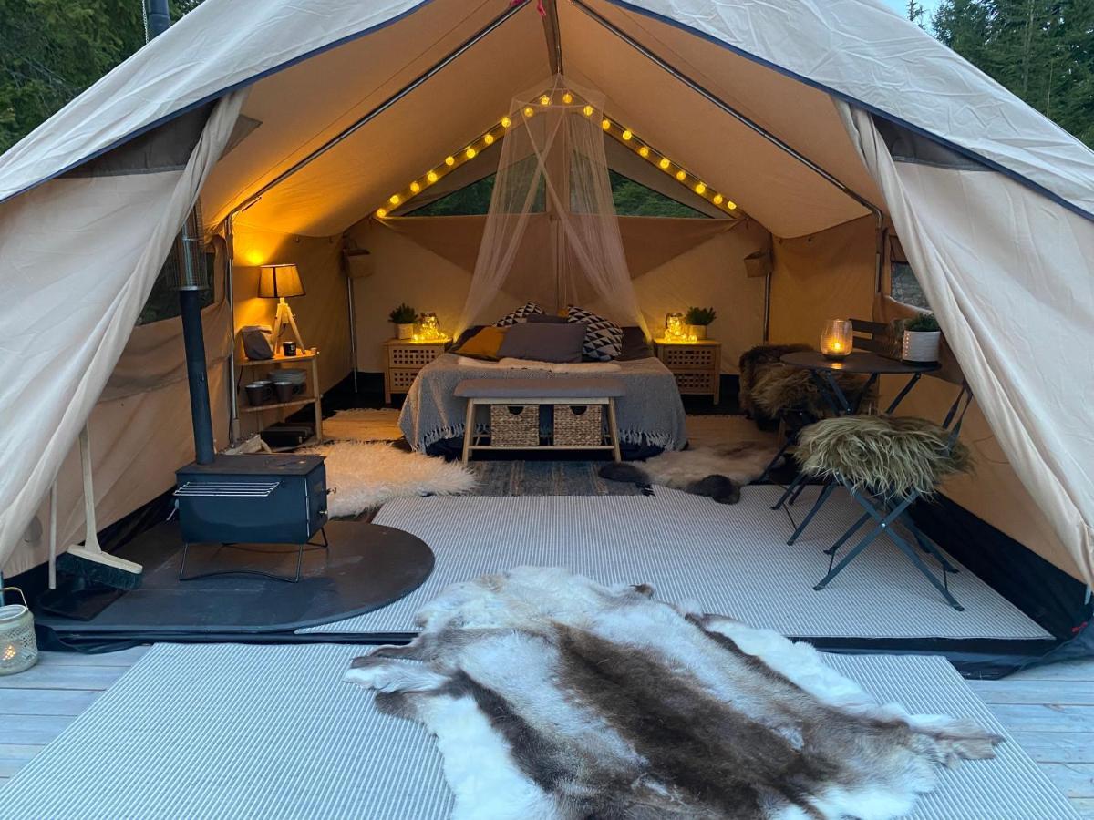 Glamping Tent With Amazing View In The Forest Турсбю Екстер'єр фото